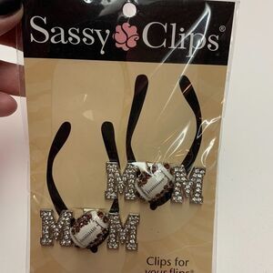 ‎Sassy Clips - Football Mom
